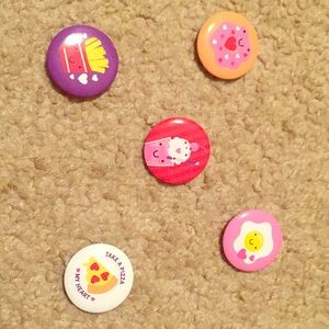 Five cute buttons 💕💕💕
